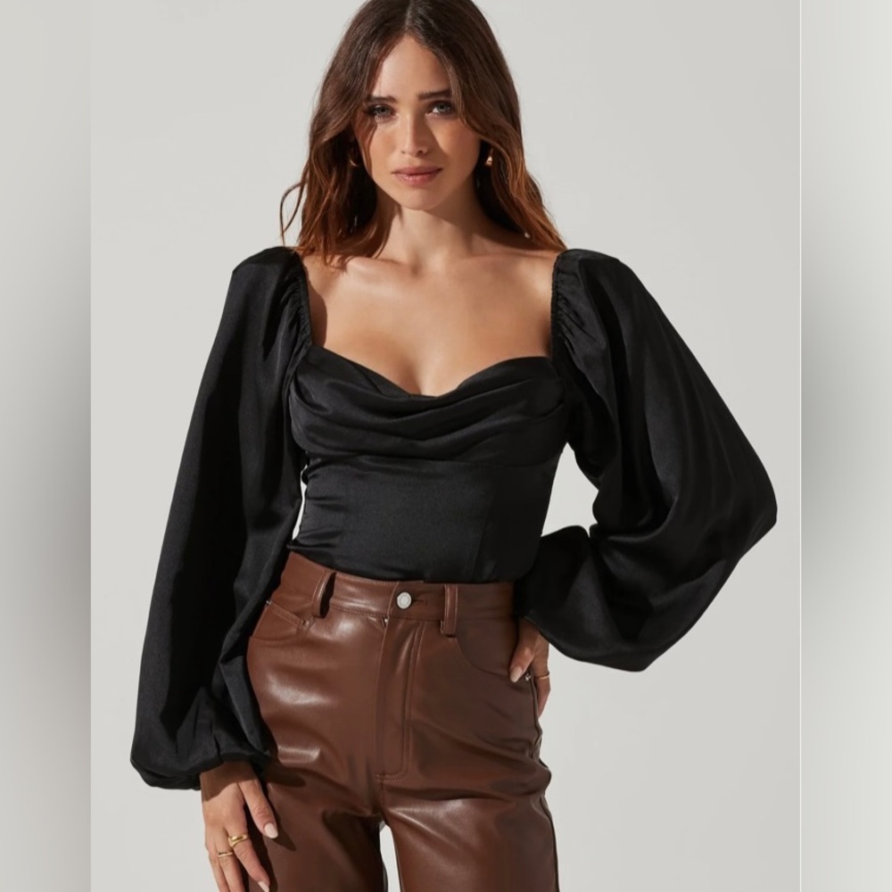 ASTR the Label black puff sleeve blouse